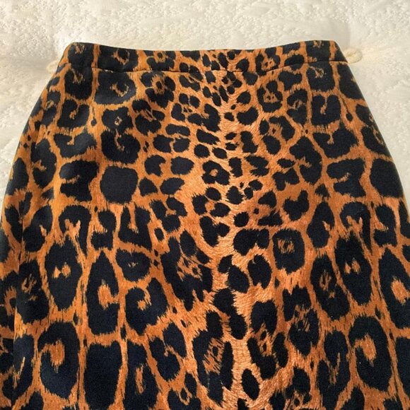 Talbots Leopard Print Velvet Pencil Skirt NWOT Size 6 - Picture 2 of 7